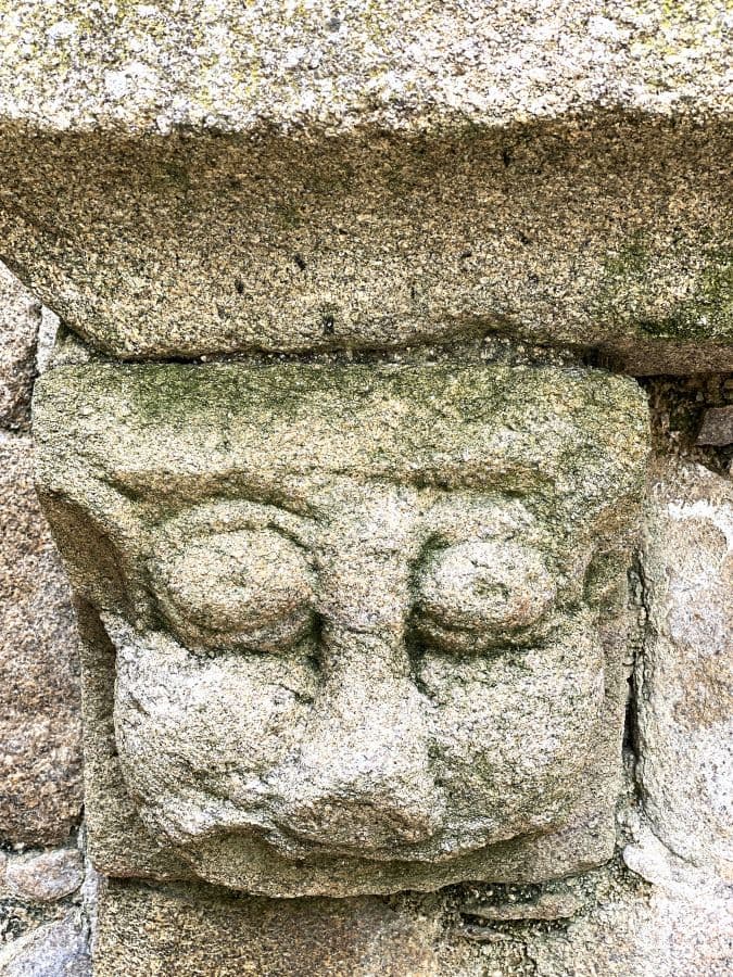 Creuse Château de Crozant sculpture