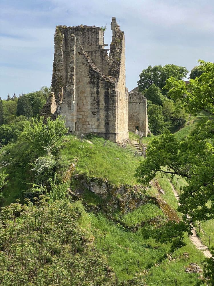 Creuse Château de Crozant tour