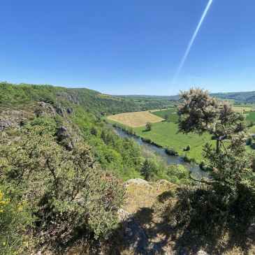 L'Orne vue depuis les Rochers des Parcs à Clécy