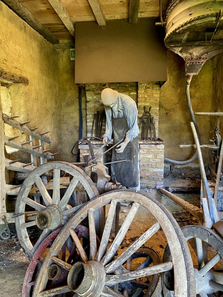 Normandie la forge des Jardins du Pays d'Auge à Cambremer