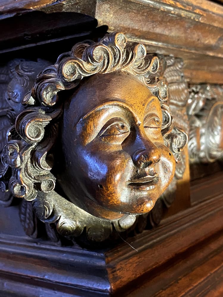 Meuble XVIIe siècle château de Beauregard Blois Val de Loire