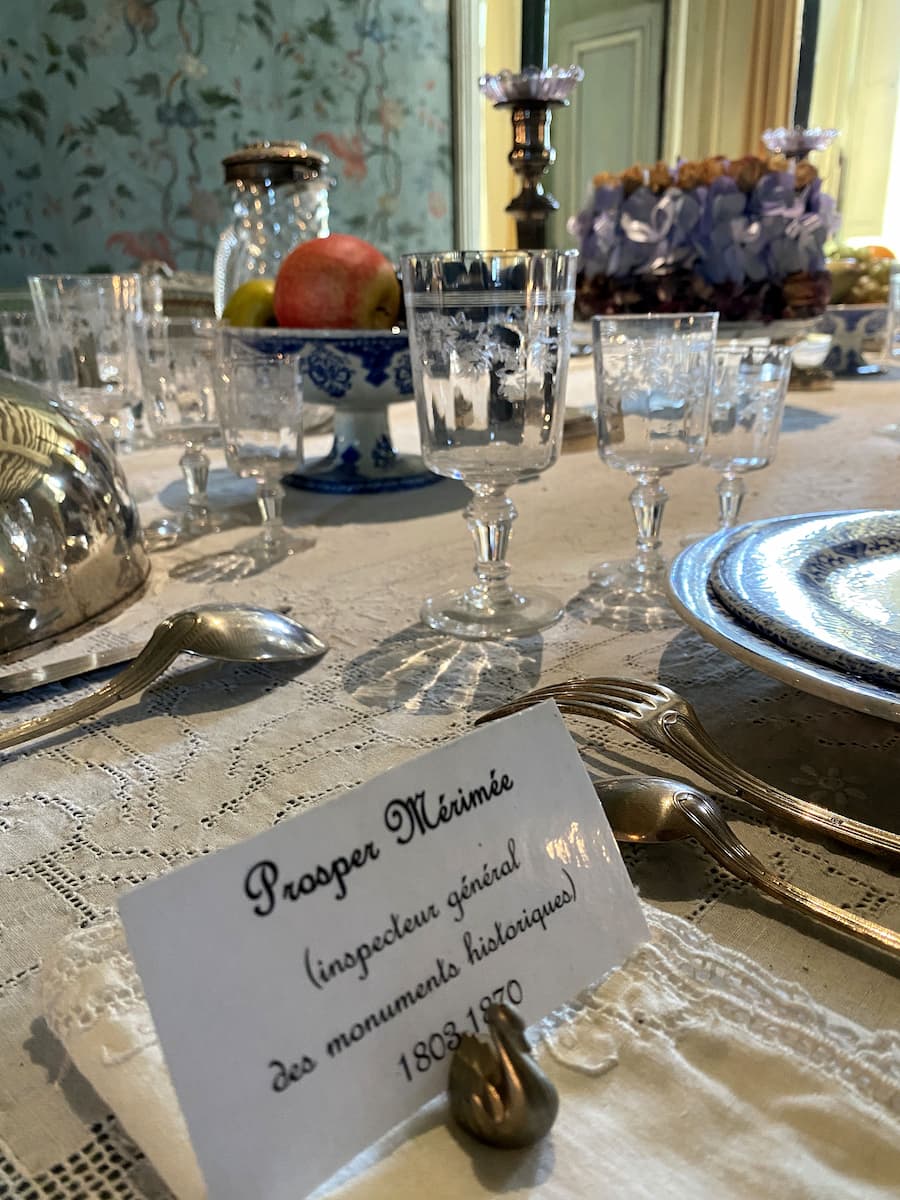 Val de Loire table et couverts au Château de Talcy