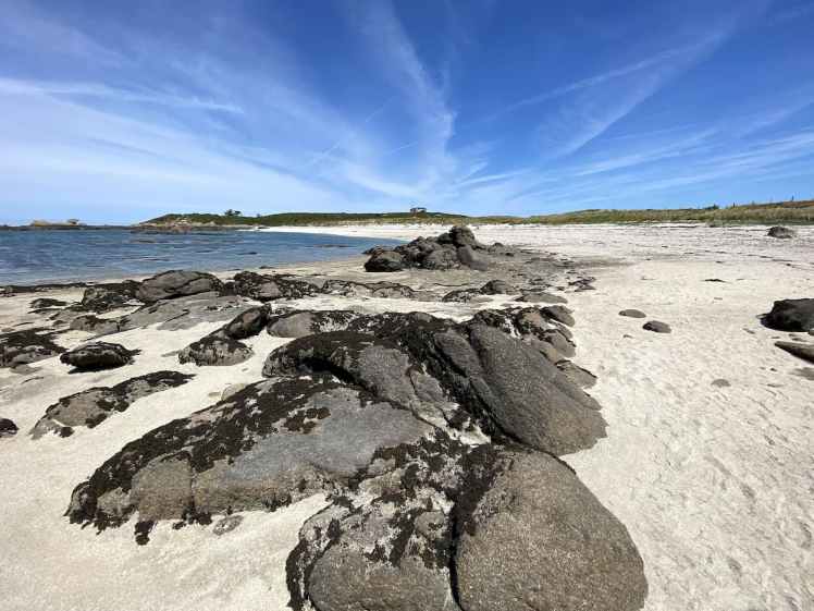 La grande grève de Chausey en Normandie