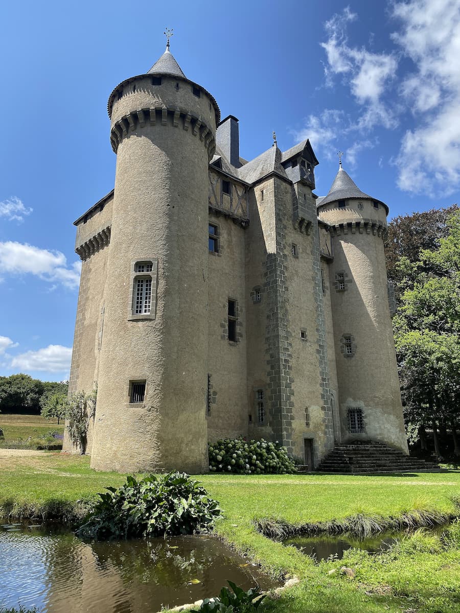 Creuse château de Chezotte vu du parc