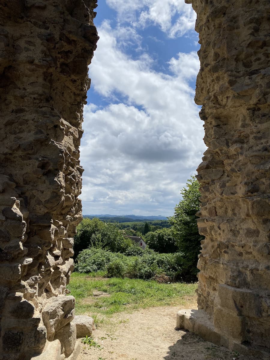 Creuse porte du château de Montaigut-le-Blanc