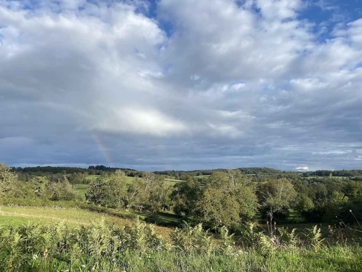 Creuse campagne autour du château de Villemonteix