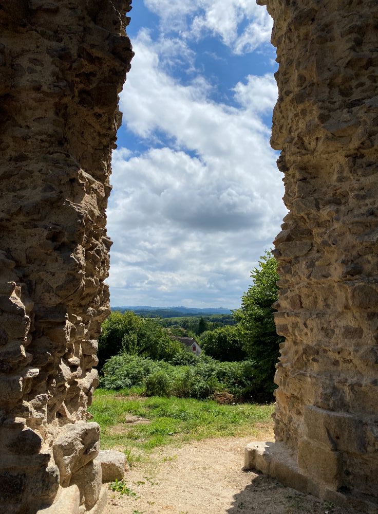 Creuse porte du château de Montaigut-le-Blanc