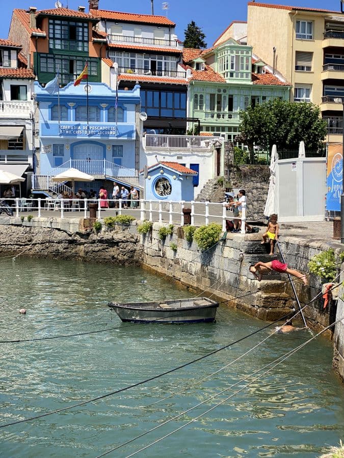 Espagne Asturies port de Luanco