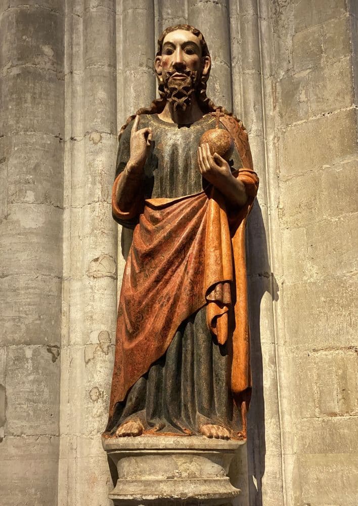 Espagne Asturies statue de la cathédrale Oviedo