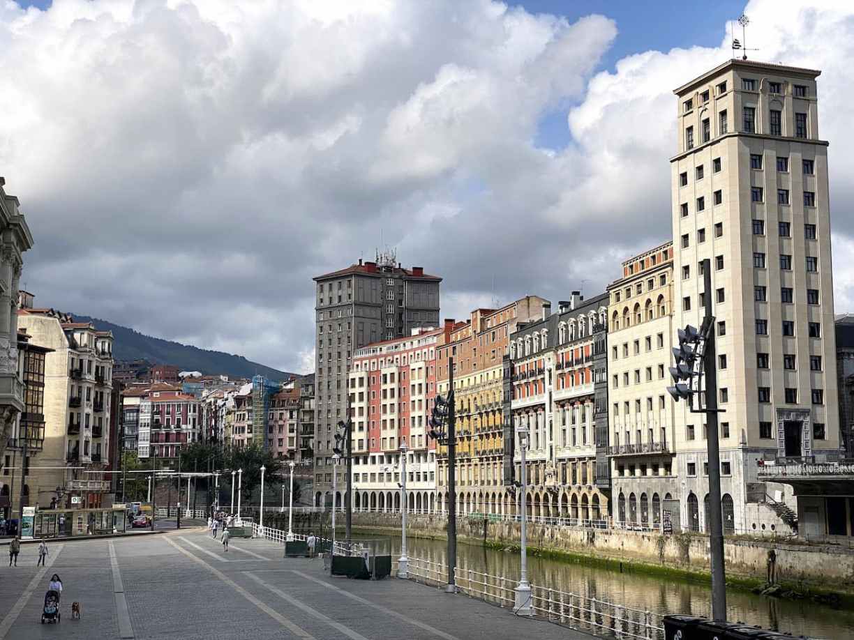 Espagne Bilbao berge du Nervion