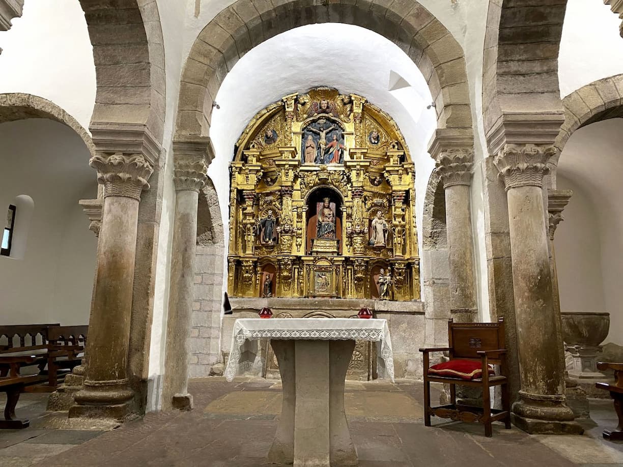 Espagne Parc des Pics d'Europe iglesia Santa Maria de Lebena 