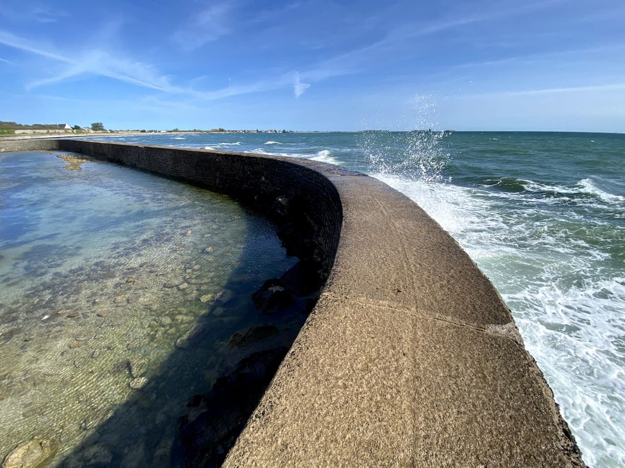 Muret pourrejoindre le fort de la Hougue à Saint-Vaast-la-Hougue