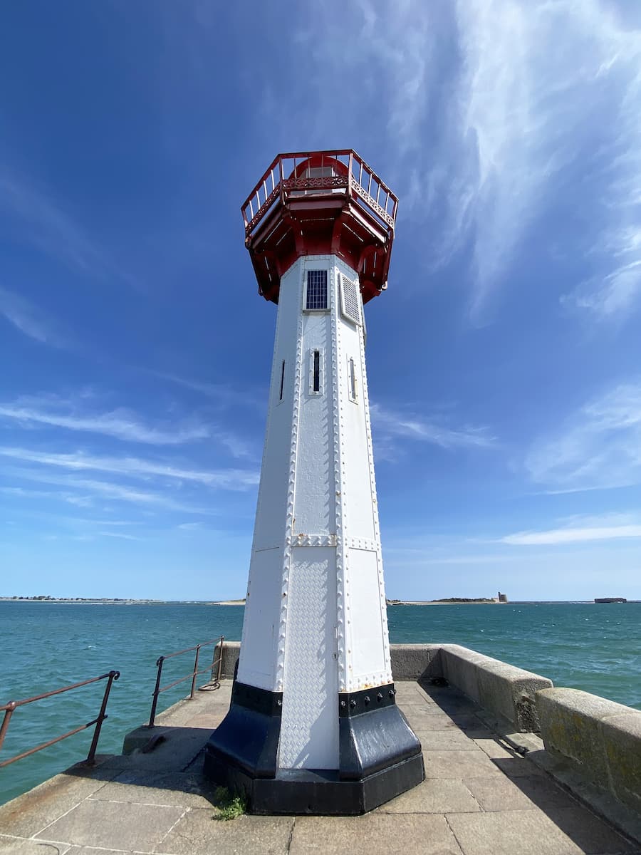 Saint-Vaast-la-Hougue le phare