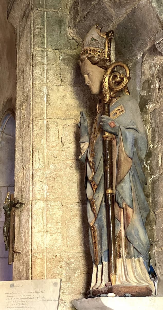 Statue de Saint-Vaast à Saint-Vaast-la-Hougue