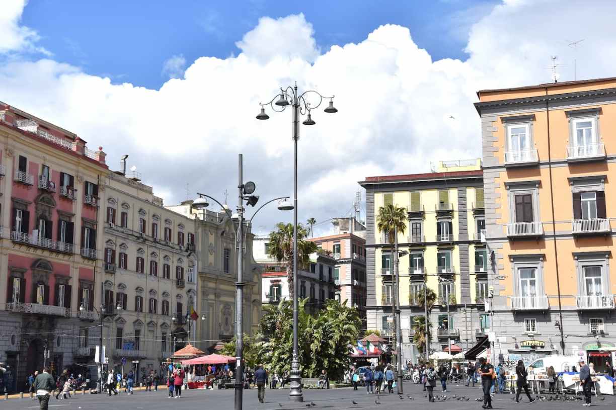 Place Dante à Naples