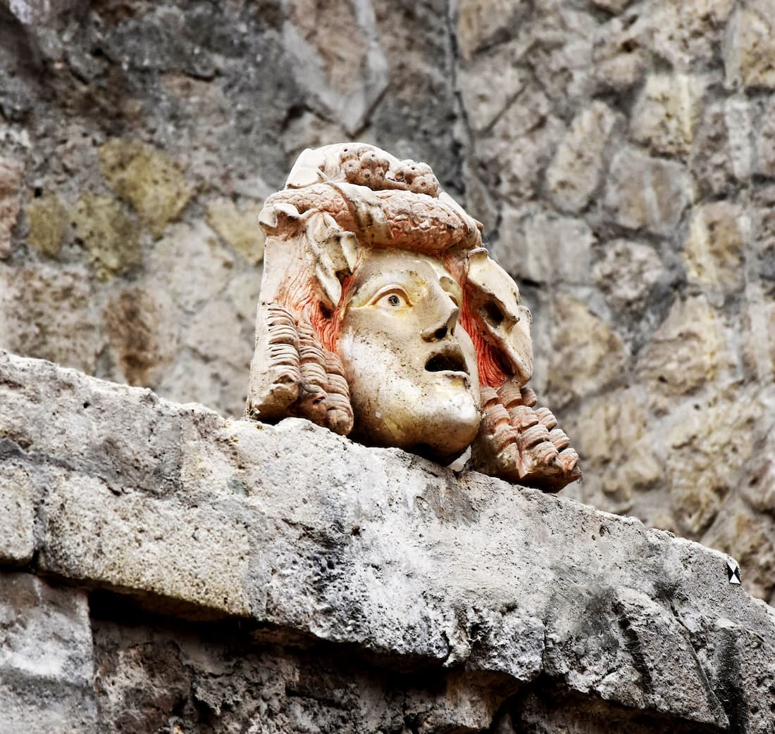 Naples Herculanum masque de théâtre antique