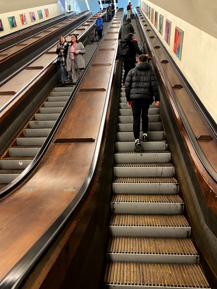Ancien escalier mécanique du Maastunnel de Rotterdam