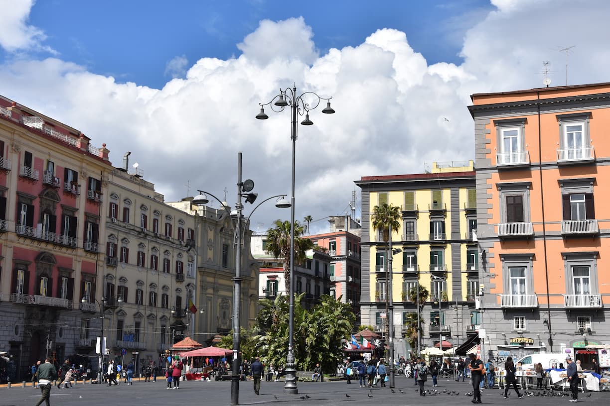 Place Dante à Naples