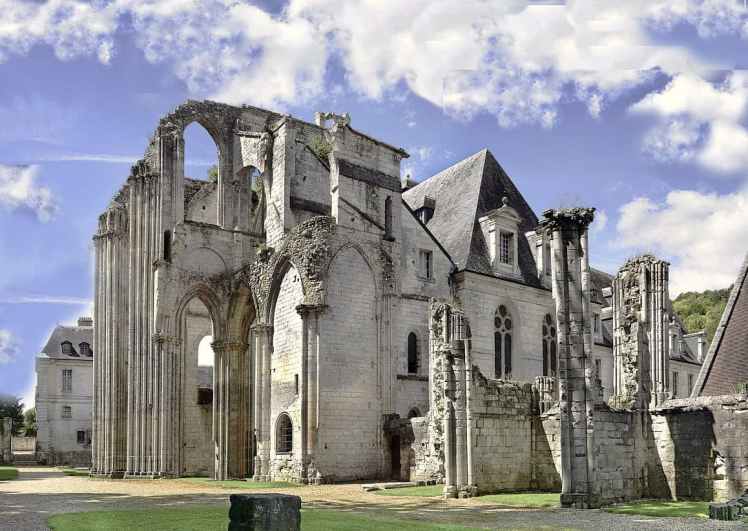 Normandie : ruines de l'abbaye de Saint-Wandrille