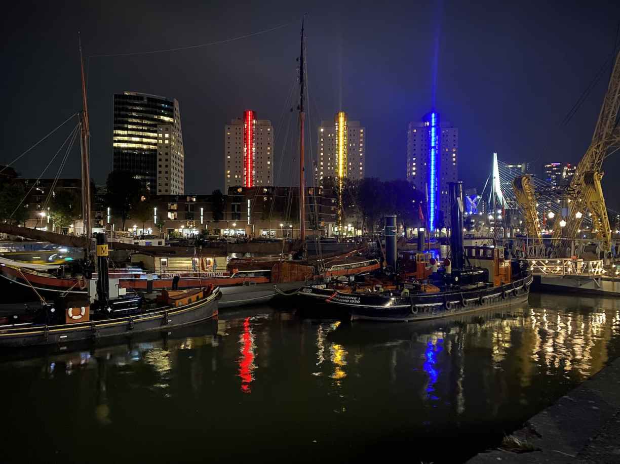 Rotterdam canal bateaux de nuit