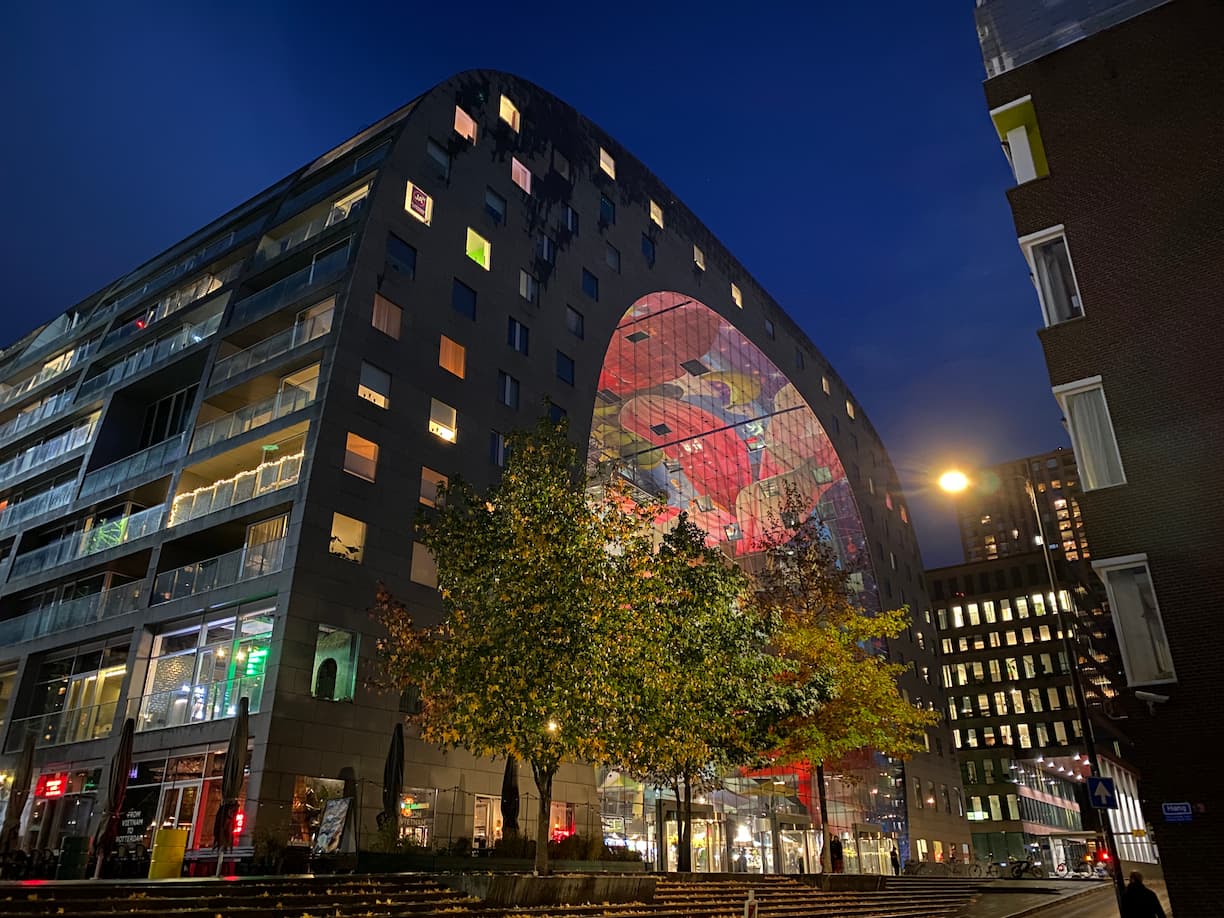 Rotterdam le Markthal de nuit