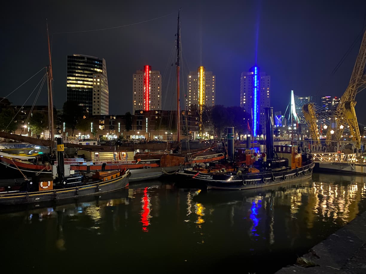 Rotterdam canal bateaux de nuit