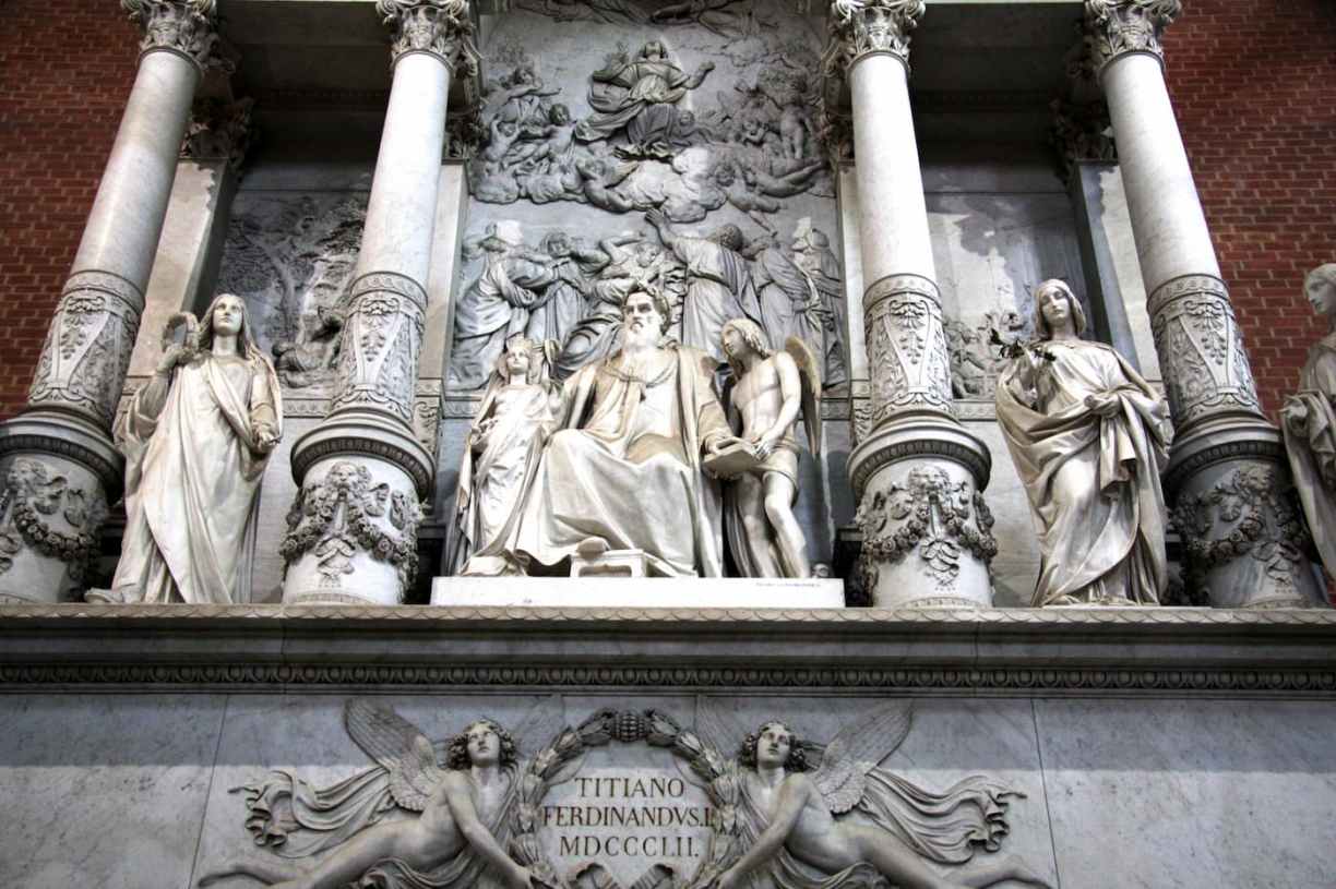 Venise la basilique Santa Maria Gloriosa dei Frari : le tombeau du Titien