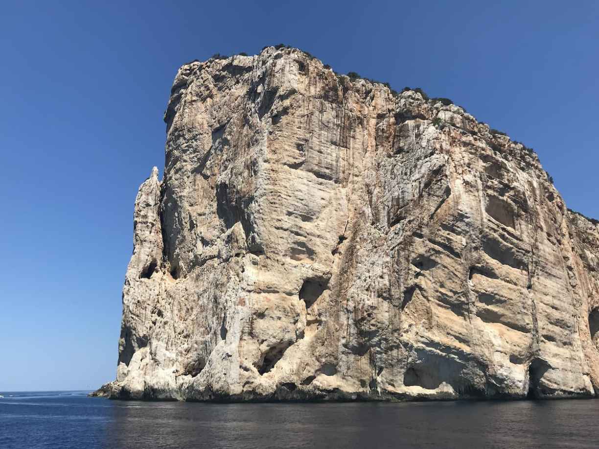Falaise du capo Caccia dans la région d'Alghero en Sardaigne