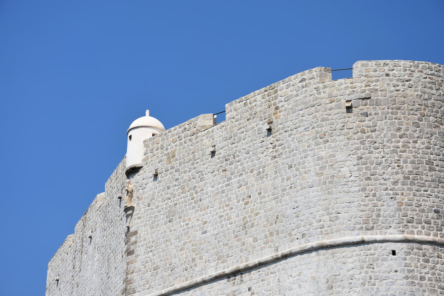 Les remparts de Dubrovnik vue depuis la mer