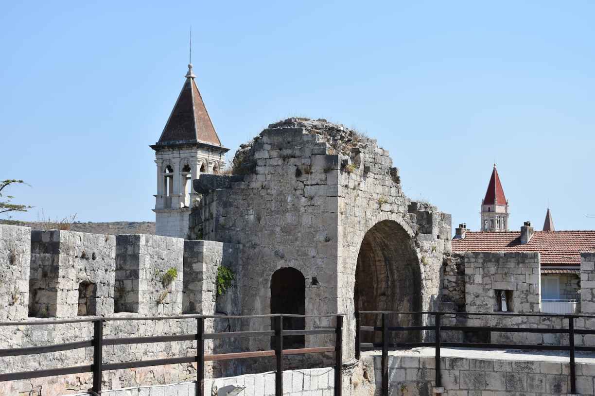 Croatie : les remparts de la forteresse de Trogir