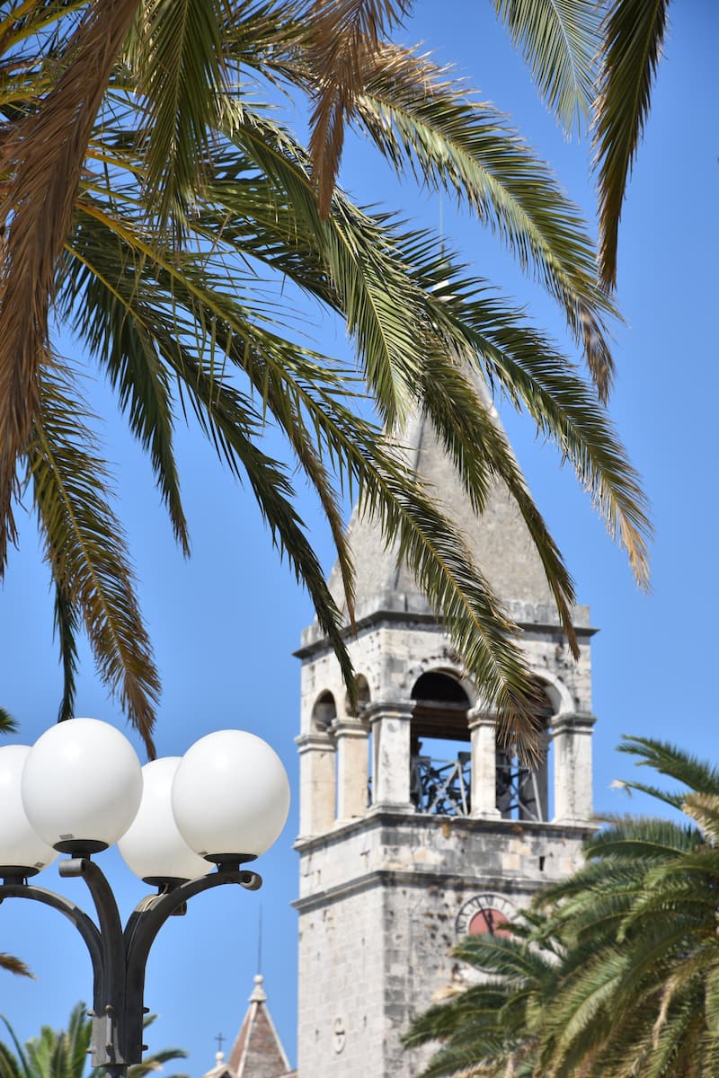 Clocher de Trogir en Croatie