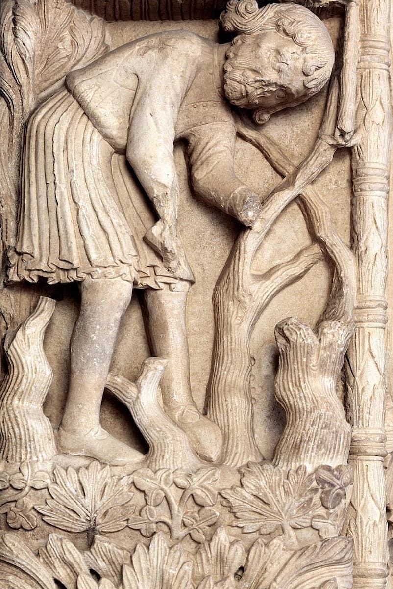 Croatie : sculpture du portail de l'église de Trogir