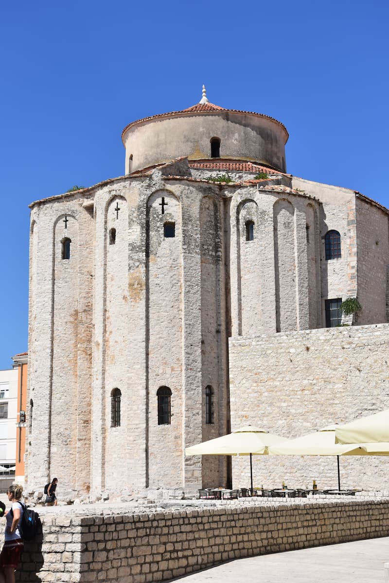 Église Saint-Donat de style byzantin dans le centre historique de Zadar.