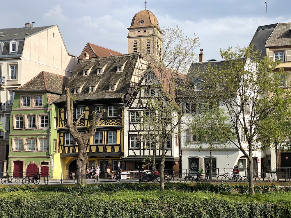 Strasbourg : le quai des Bateliers dans Krutenau