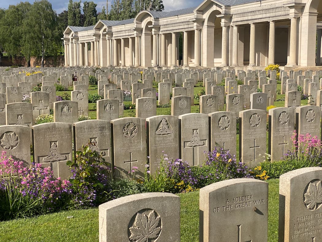 Tombes de soldats britanniques et du Commonwealth à Arras 