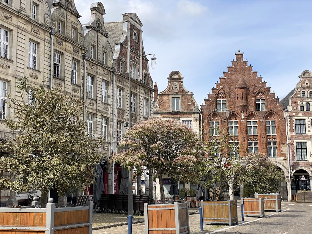 Façades flamandes de la Grand’Place d’Arras classée UNESCO 