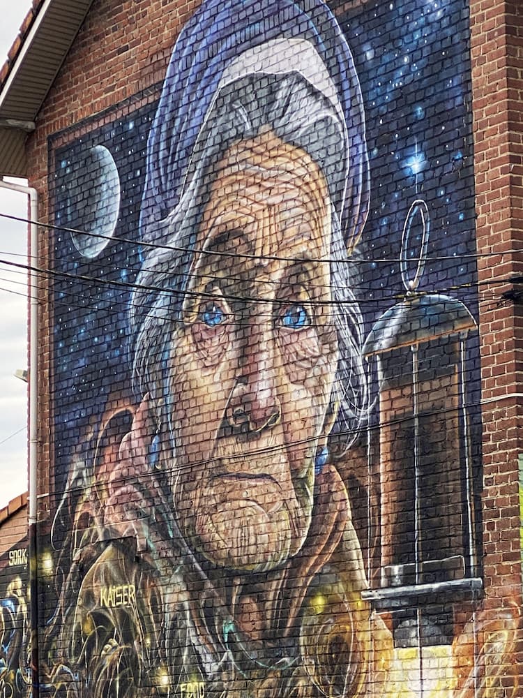 Fresque de street art dans la cité minière du Coron 4 à Lens 
