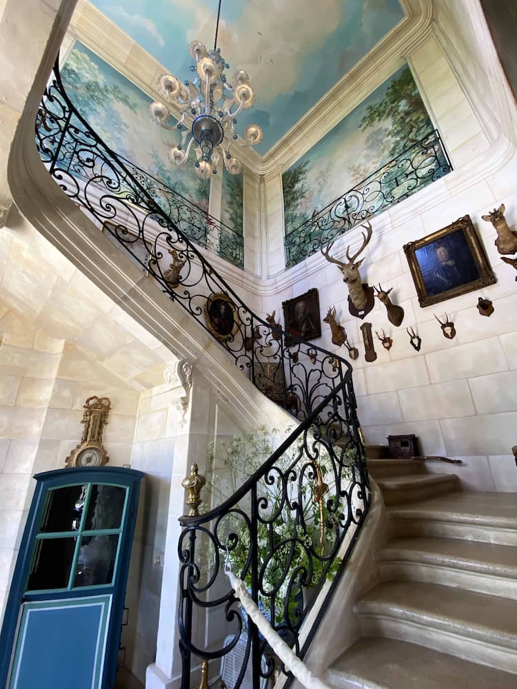 Escalier monumental du château de Vendeuvre 
