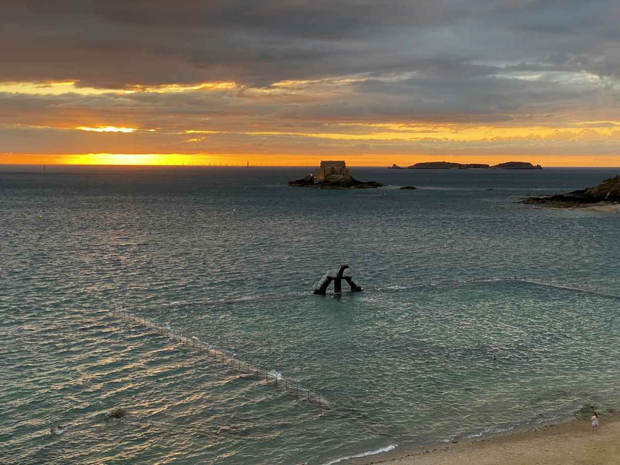 Crépuscule sur la baie de Saint-Malo 