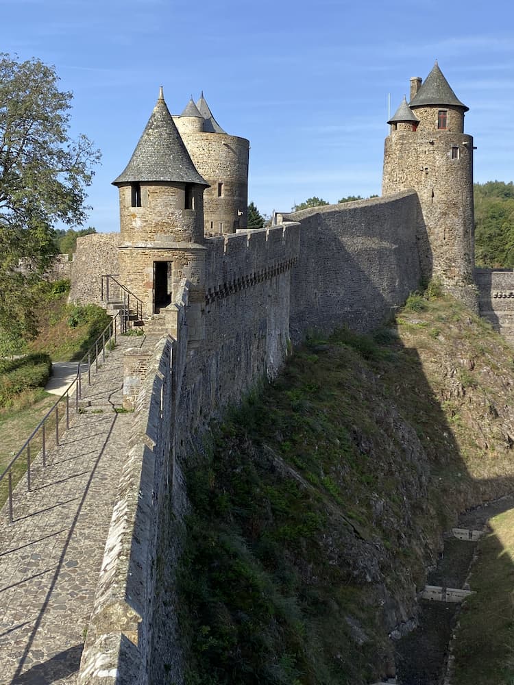 Tours et remparts du château