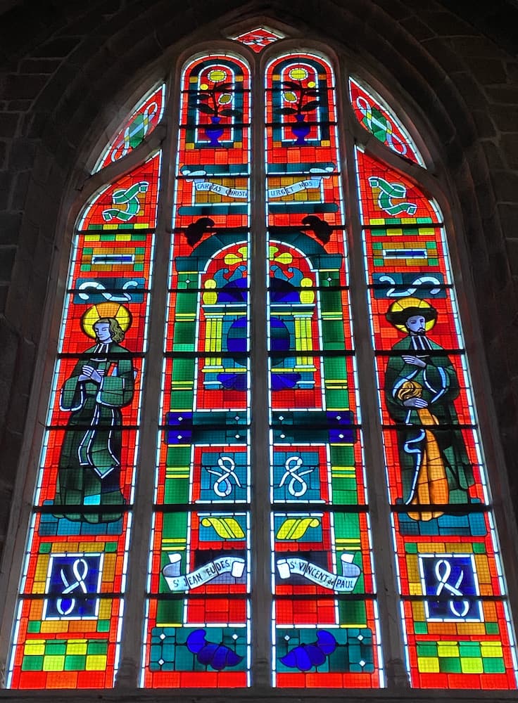 Vitrail de l'église Saint-Léonard de Fougères