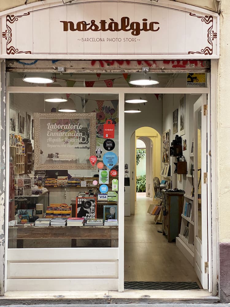 Devanture d’une boutique de photographe dans le quartier de Gràcia à Barcelone