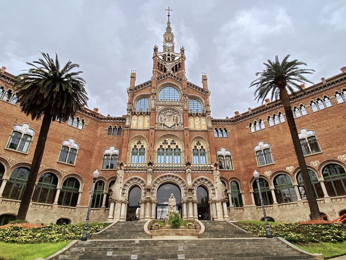 Pavillon moderniste de l’hôpital de Sant Pau conçu par Lluís Domènech i Montaner
